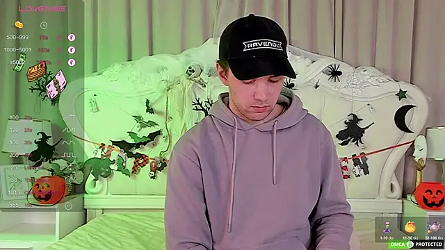 Snapshot of ArthurWhitee chatting on 31, 10, 2025 ArthurWhitee online show from 31, 10, 2025