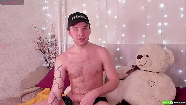 Snapshot of ArthurWhitee chatting on 4, 11, 2025 ArthurWhitee online show from 4, 11, 2025