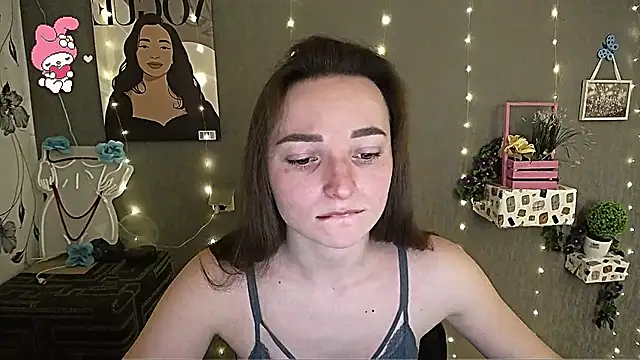  Barbie Kiss  online show from 4, 2, 2025