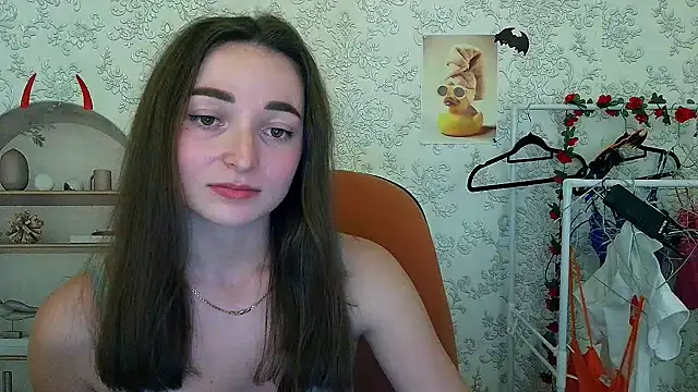  Barbie Kiss  online show from 1, 11, 2025