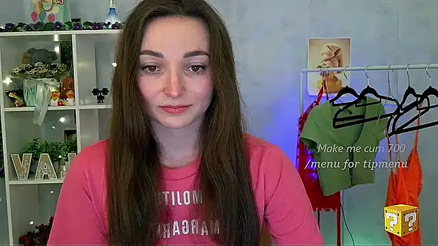  Barbie Kiss  online show from 13, 4, 2026