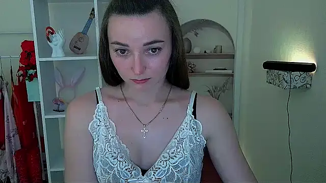  Barbie Kiss  online show from 19, 5, 2026