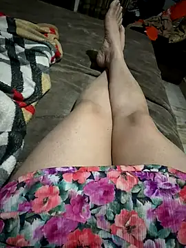 Snapshot of heena13 chatting on 23, 11, 2025 heena13 online show from 23, 11, 2025