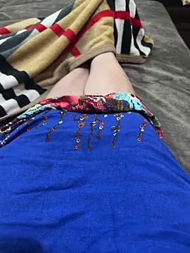 Snapshot of heena13 chatting on 25, 11, 2025 heena13 online show from 25, 11, 2025