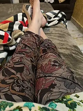 Snapshot of heena13 chatting on 30, 11, 2025 heena13 online show from 30, 11, 2025