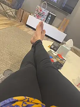 Snapshot of heena13 chatting on 24, 4, 2026 heena13 online show from 24, 4, 2026