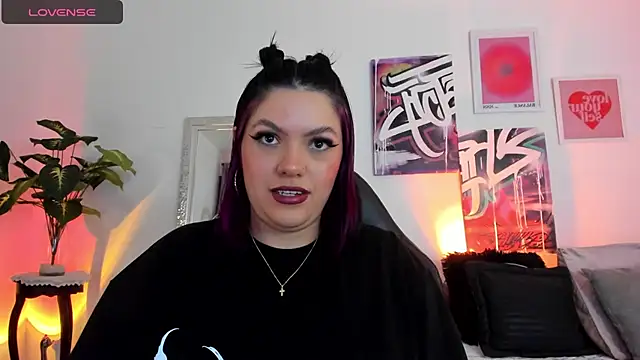 AnnieHuntters online show from 9, 1, 2025