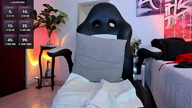 AnnieHuntters online show from 17, 1, 2025