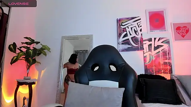 AnnieHuntters online show from 25, 1, 2025