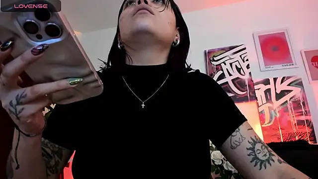 AnnieHuntters online show from 23, 2, 2025