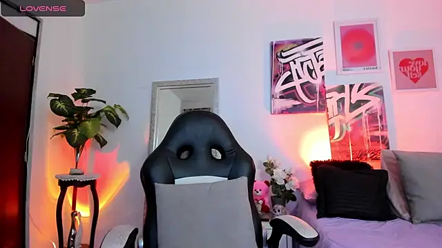 AnnieHuntters online show from 18, 3, 2025