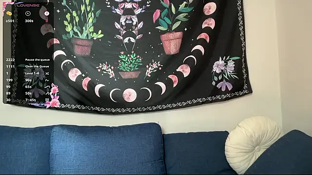 Snapshot of Aria_Fields chatting on 4, 11, 2025 Aria Fields online show from 4, 11, 2025