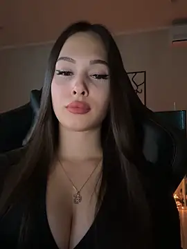 Snapshot of EricaWalls chatting on 8, 9, 2025 EricaWalls online show from 8, 9, 2025