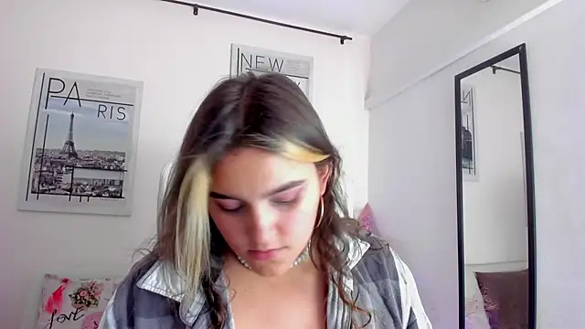 Snapshot of katy_giil chatting on 4, 2, 2025 katy giil online show from 4, 2, 2025