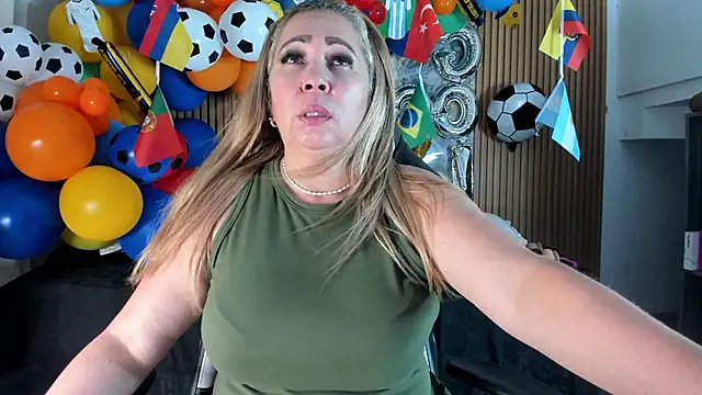 Snapshot of Danna_topless chatting on 1, 7, 2026 Danna topless online show from 1, 7, 2026
