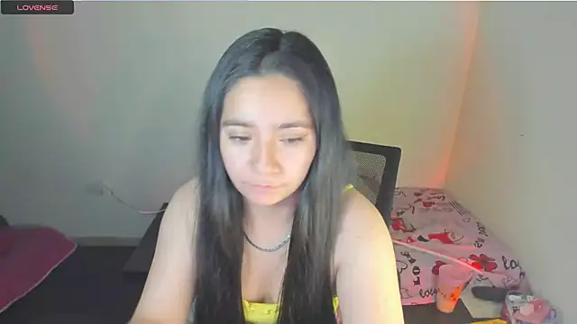 Snapshot of litle_mily_ chatting on 21, 12, 2025 litle mily online show from 21, 12, 2025