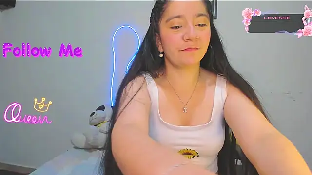 Snapshot of litle_mily_ chatting on 18, 7, 2026 litle mily online show from 18, 7, 2026