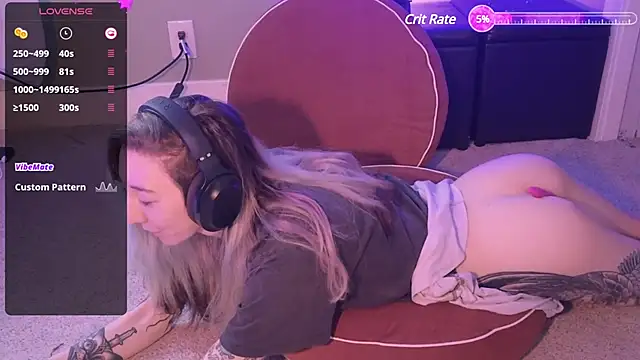 lovelylucyy online show from 8, 12, 2024