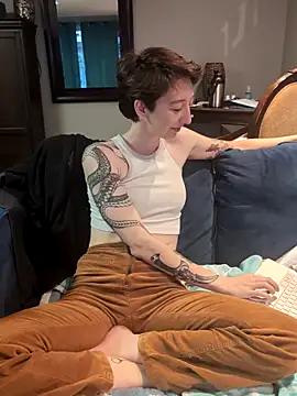 lovelylucyy online show from 25, 9, 2025