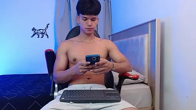 Snapshot of lous_g chatting on 21, 12, 2025 lous g online show from 21, 12, 2025