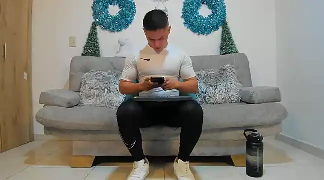 julian wallace online show from 5, 1, 2025