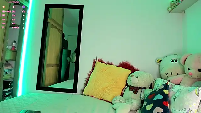 Snapshot of Lee_Ash chatting on 7, 11, 2025 Lee Ash online show from 7, 11, 2025