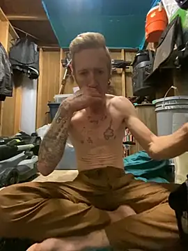 bentoverblonde online show from 28, 10, 2025