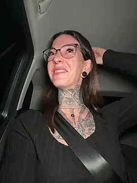 Snapshot of BrownieyQueen chatting on 12, 1, 2026 BrownieyQueen online show from 12, 1, 2026