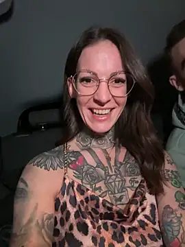 Snapshot of BrownieyQueen chatting on 18, 1, 2026 BrownieyQueen online show from 18, 1, 2026