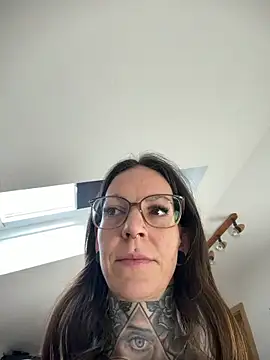 Snapshot of BrownieyQueen chatting on 7, 2, 2026 BrownieyQueen online show from 7, 2, 2026