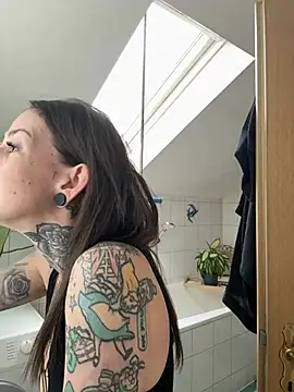 Snapshot of BrownieyQueen chatting on 24, 2, 2026 BrownieyQueen online show from 24, 2, 2026