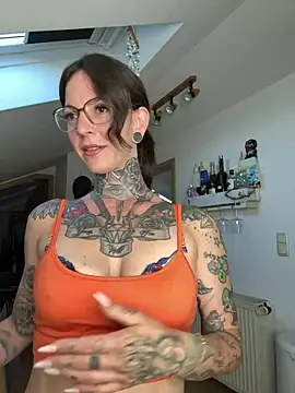 BrownieyQueen online show from 19, 6, 2026