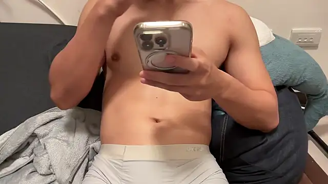 Snapshot of Alex1069 chatting on 21, 4, 2026 Alex1069 online show from 21, 4, 2026