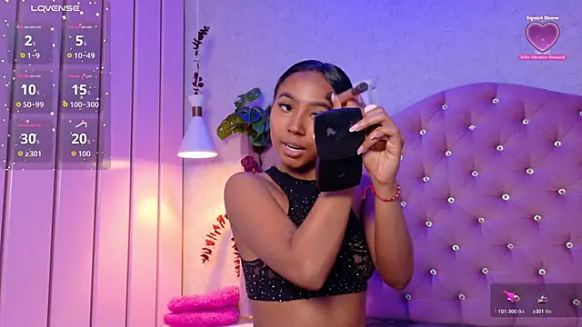 Snapshot of GabrielaLugo chatting on 17, 10, 2025 GabrielaLugo online show from 17, 10, 2025