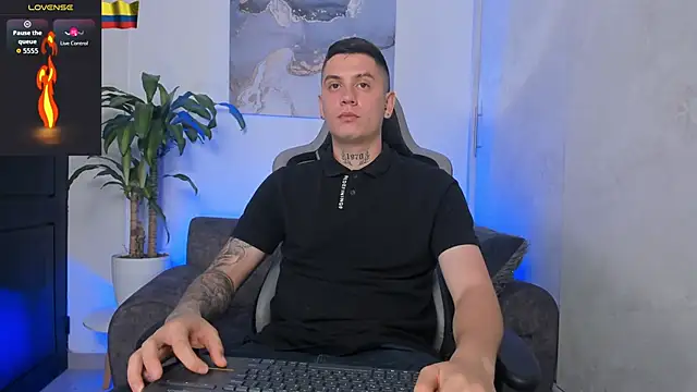 Snapshot of Yeiko_Romero_ chatting on 11, 1, 2026 Yeiko Romero online show from 11, 1, 2026