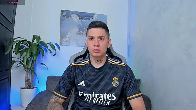 Snapshot of Yeiko_Romero_ chatting on 14, 1, 2026 Yeiko Romero online show from 14, 1, 2026