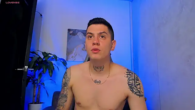 Snapshot of Yeiko_Romero_ chatting on 6, 2, 2026 Yeiko Romero online show from 6, 2, 2026