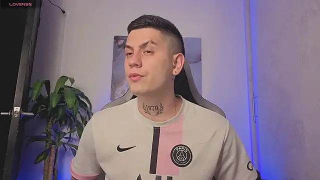 Snapshot of Yeiko_Romero_ chatting on 5, 3, 2026 Yeiko Romero online show from 5, 3, 2026