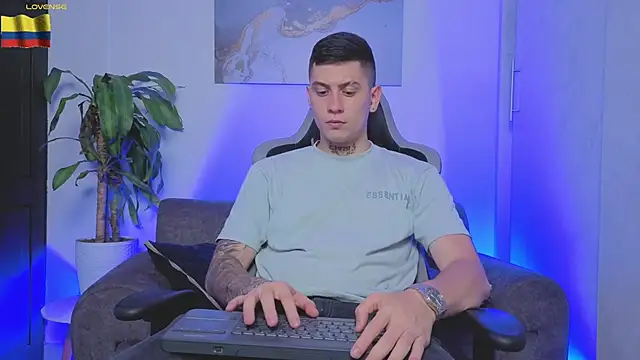 Snapshot of Yeiko_Romero_ chatting on 12, 4, 2026 Yeiko Romero online show from 12, 4, 2026