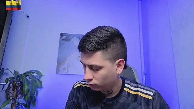 Snapshot of Yeiko_Romero_ chatting on 15, 4, 2026 Yeiko Romero online show from 15, 4, 2026