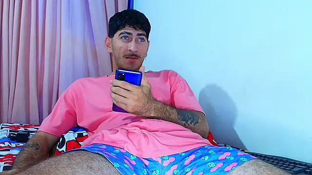 Snapshot of Thomass00 chatting on 17, 1, 2025 Thomass00 online show from 17, 1, 2025