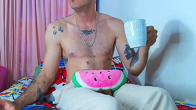 Snapshot of Thomass00 chatting on 24, 2, 2025 Thomass00 online show from 24, 2, 2025