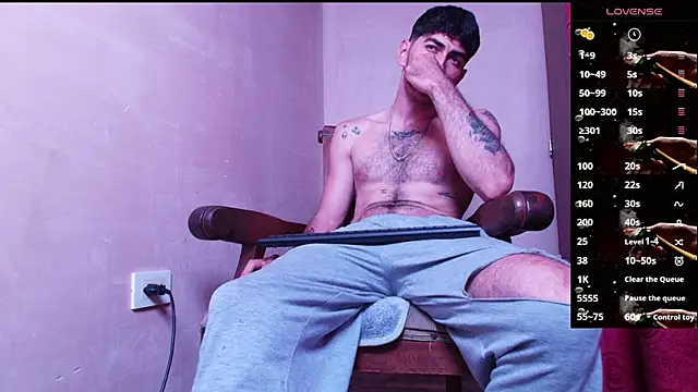 Snapshot of Thomass00 chatting on 3, 10, 2025 Thomass00 online show from 3, 10, 2025