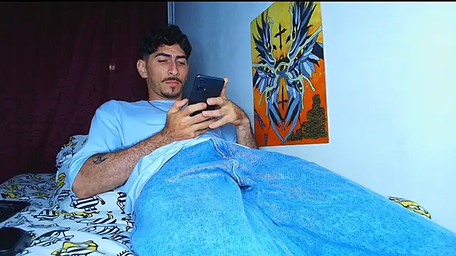 Snapshot of Thomass00 chatting on 18, 10, 2025 Thomass00 online show from 18, 10, 2025