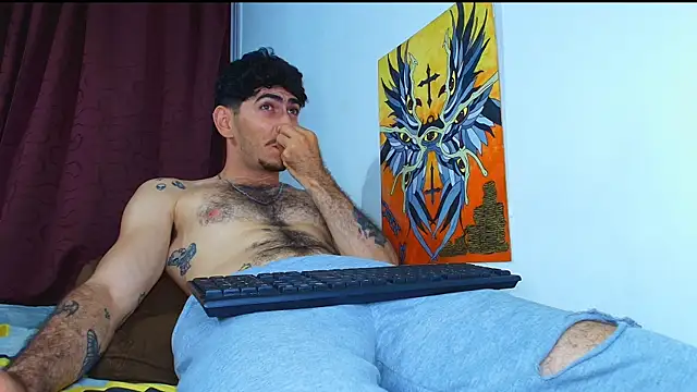 Snapshot of Thomass00 chatting on 28, 10, 2025 Thomass00 online show from 28, 10, 2025