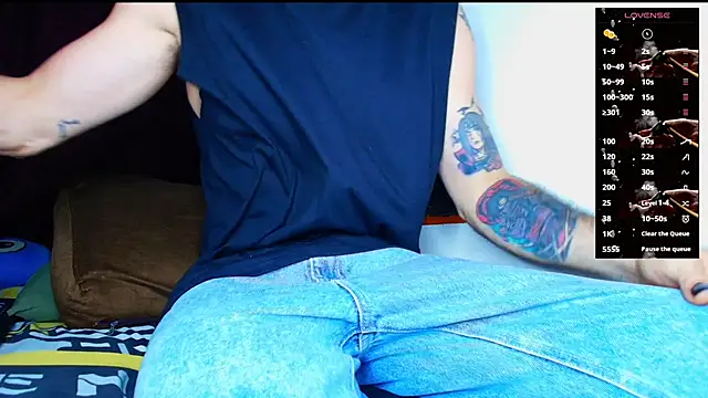 Snapshot of Thomass00 chatting on 23, 11, 2025 Thomass00 online show from 23, 11, 2025