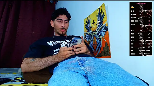 Snapshot of Thomass00 chatting on 24, 11, 2025 Thomass00 online show from 24, 11, 2025