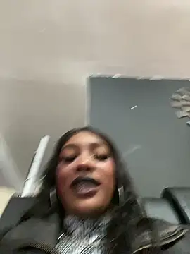 Snapshot of TIFFANYYSTAR chatting on 22, 10, 2025 TIFFANYYSTAR online show from 22, 10, 2025