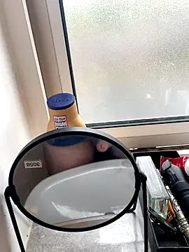 Snapshot of TallBoy2810 chatting on 23, 10, 2025 TallBoy2810 online show from 23, 10, 2025