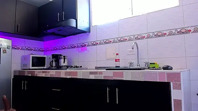 Emma-evans online show from 1, 11, 2025